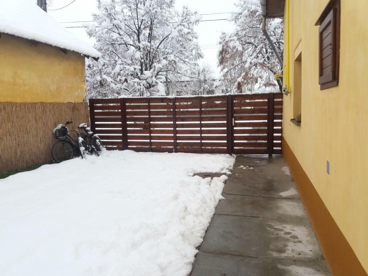 Harsfak Villa Mezokovacshaza Buitenkant foto