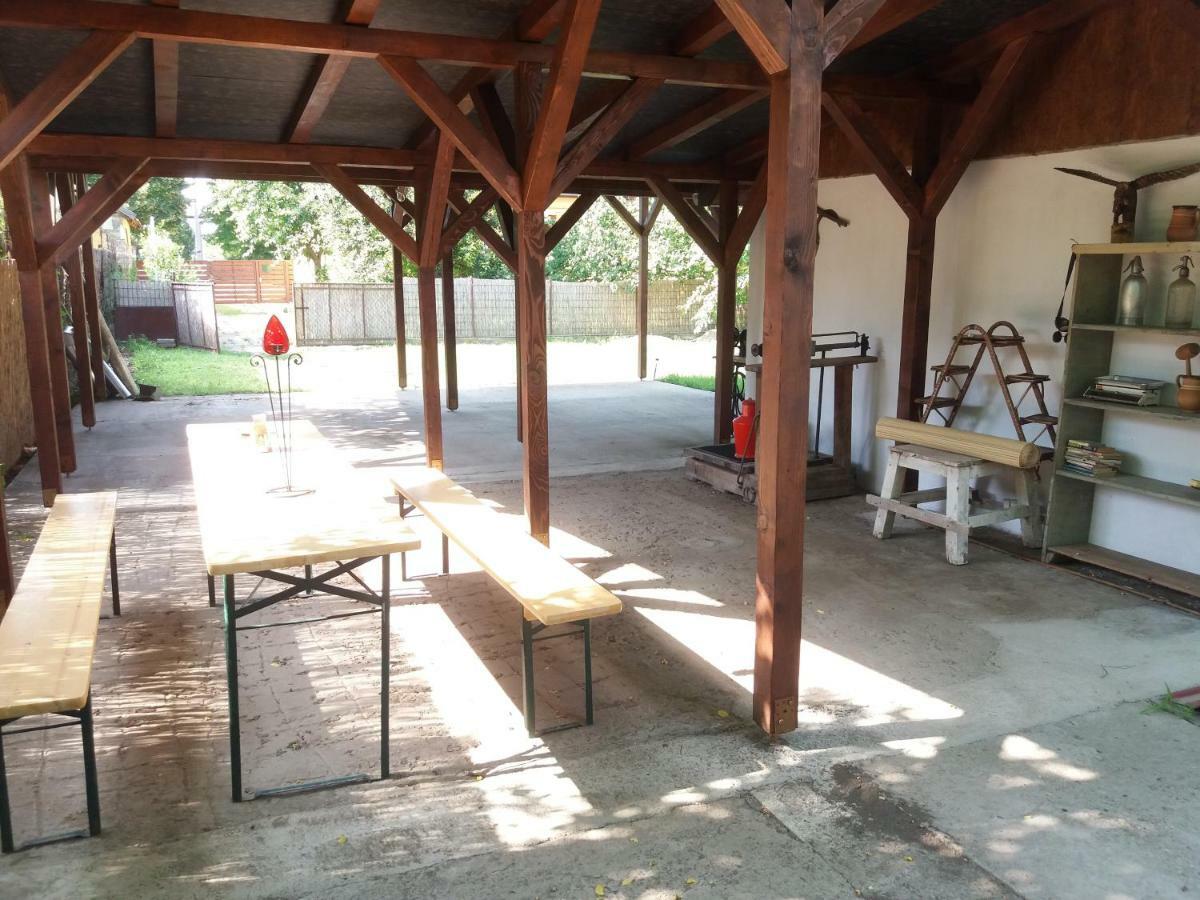 Harsfak Villa Mezokovacshaza Buitenkant foto
